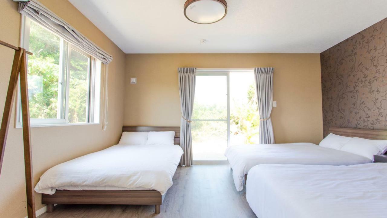 Beach Side Resort Grand Blue Okinawa นาโงะ ภายนอก รูปภาพ