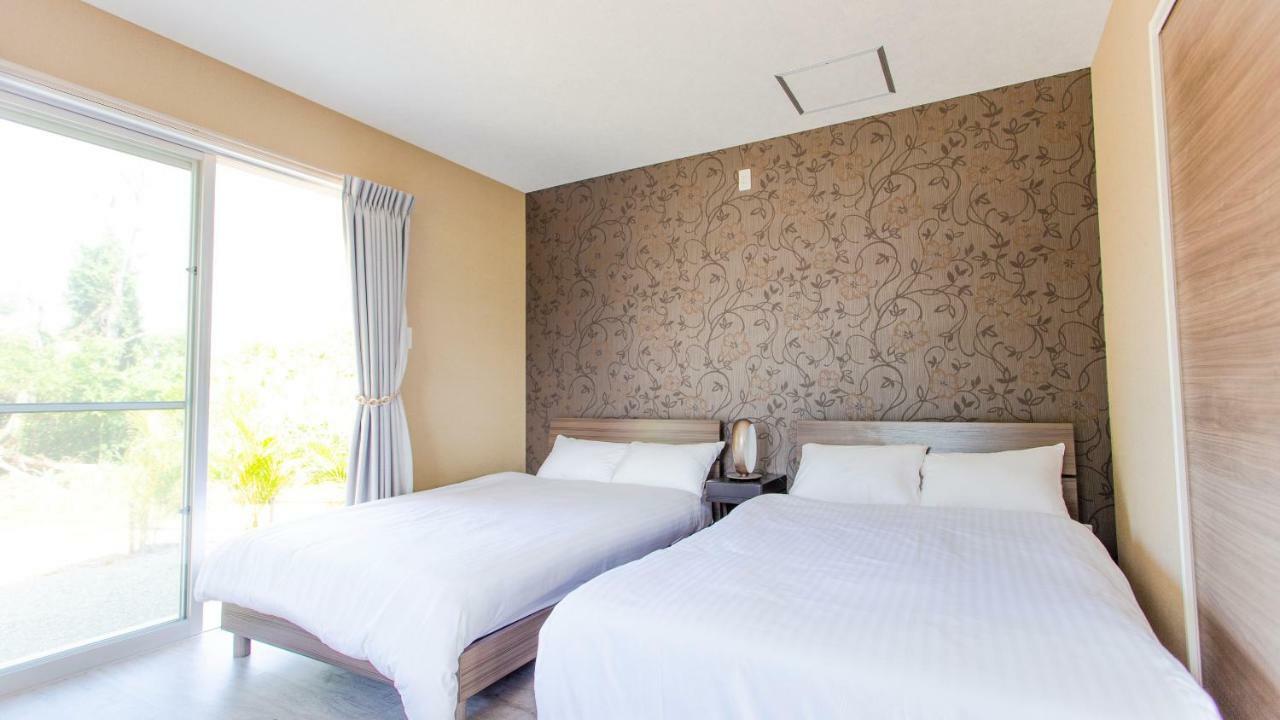 Beach Side Resort Grand Blue Okinawa นาโงะ ภายนอก รูปภาพ